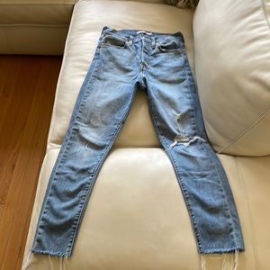 Levi wedgie jeans size 27